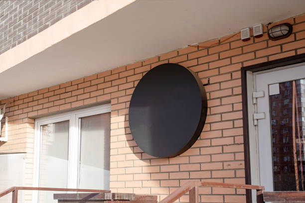 LCD circular advertising screens